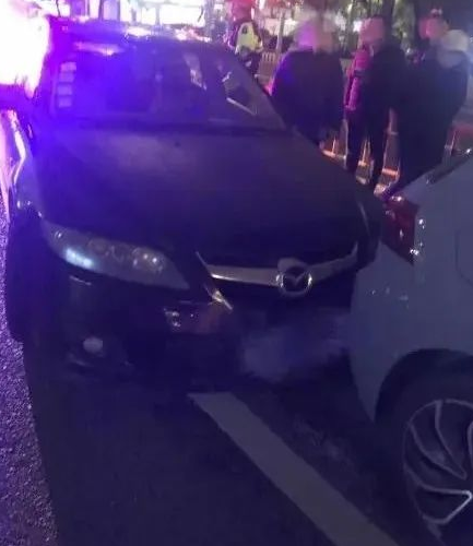 驚了！寧波男子酒駕被逮，竟把酒精測試儀“吹爆”！警察都嚇壞！